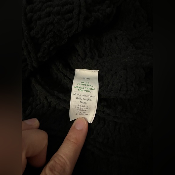 Aerie Quarter Zip Cable Car Cozy Comfort
Knit Sweater Sz XL - Picture 13 of 14